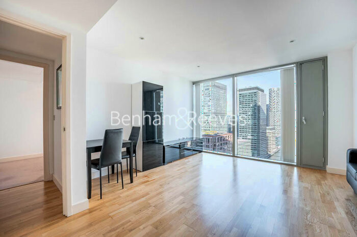 1 Bedroom Apartment To Rent In Landmark Tower, Marsh Wall, London, E14
