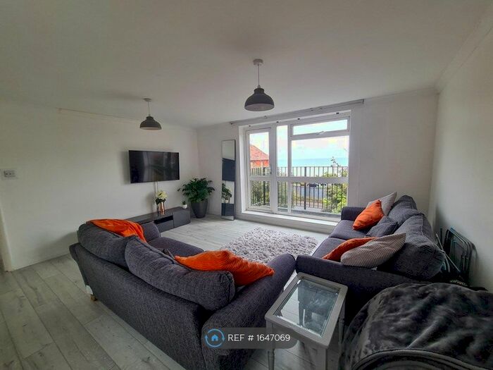 2 Bedroom Flat To Rent In West Hill Road, Hastings, TN38