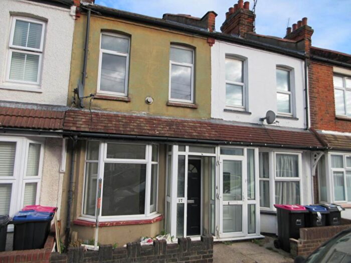 2 Bedroom Terraced House To Rent In Station Avenue, Southend On Sea, SS2