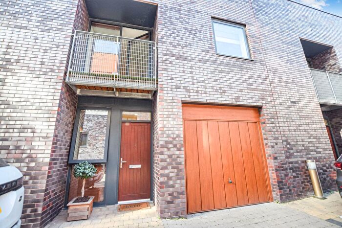 2 Bedroom Detached House To Rent In The Mews, Advent Way, Manchester, M4