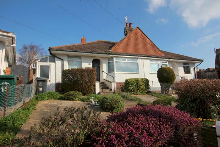 2 Bedroom Bungalow To Rent In Hangleton Close, Hove, BN3