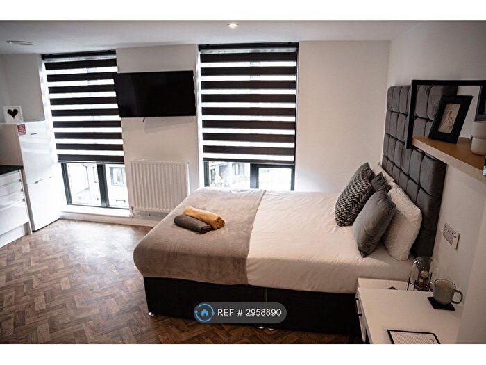 Studio To Rent In Bridge St West, Birmingham, B19