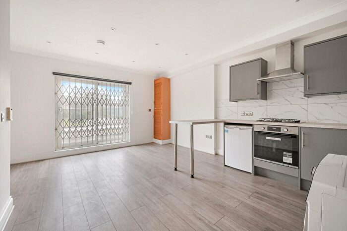 1 Bedroom Apartment To Rent In Hercules Street, Islington, London, N7