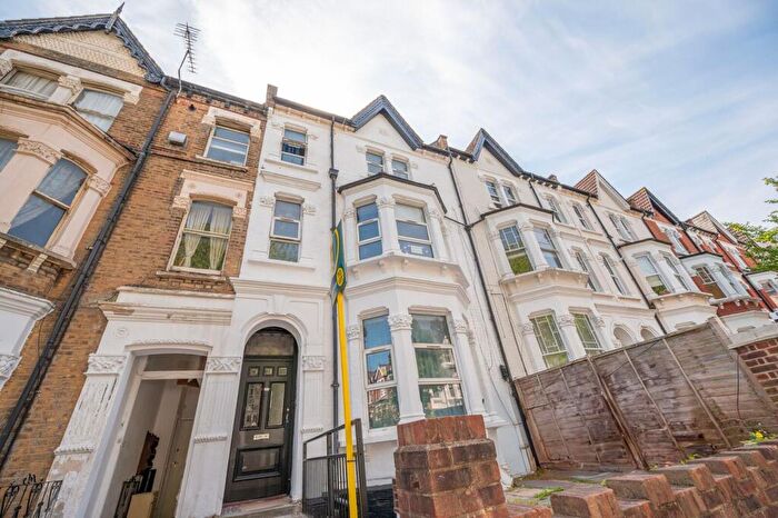 1 Bedroom Flat To Rent In Buckley Road, Kilburn, London, NW6