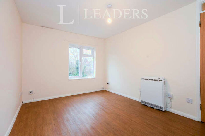 1 Bedroom Apartment To Rent In George Street, Higham Ferrers, NN10