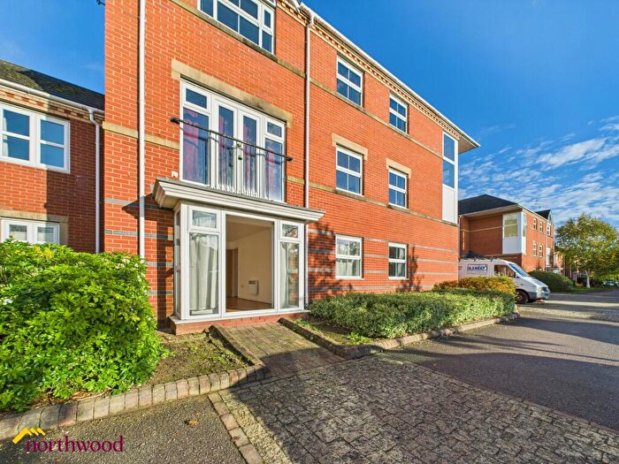 2 Bedroom Flat To Rent In Alma Road, Banbury, OX16