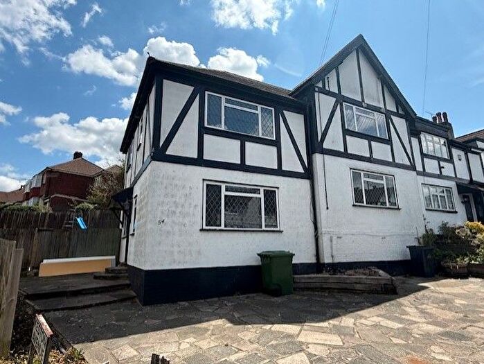 4 Bedroom Bungalow To Rent In The Glade, Old Coulsdon, Surrey, CR5