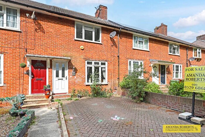 2 Bedroom Terraced House For Sale In Bluehouse Road, London, E4