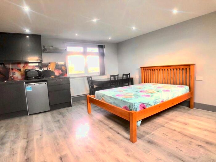 Studio To Rent In Ferndown, Northwood Hills, HA6