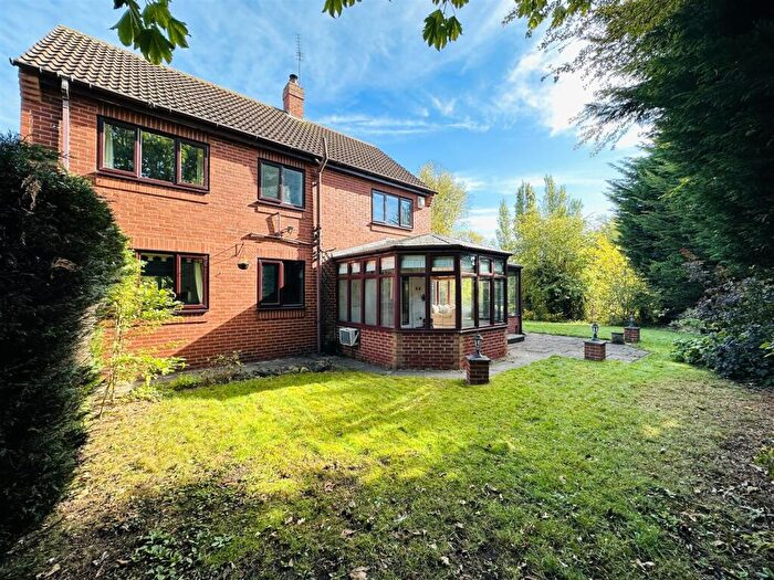 4 Bedroom Detached House For Sale In Willowdene Garth, Eggborough, Goole, DN14