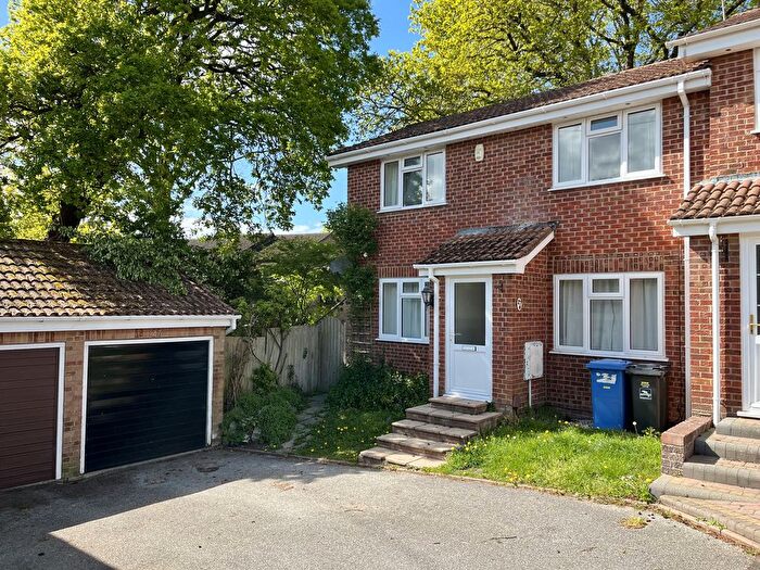 3 Bedroom End Terrace House For Sale In Sycamore Close, Creekmoor, Poole, BH17