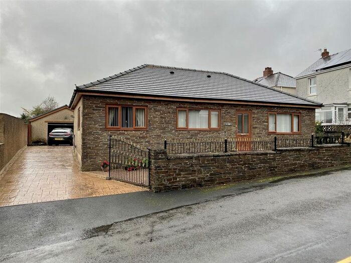 3 Bedroom Detached Bungalow For Sale In New Road, Upper Brynamman
