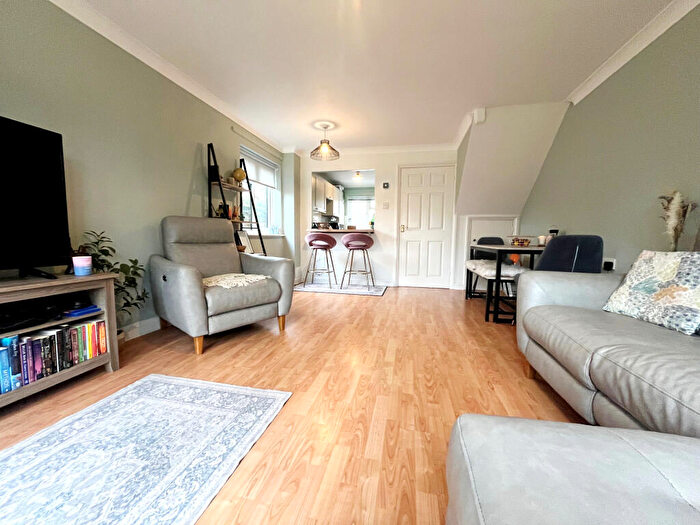 2 Bedroom Semi-Detached House To Rent In River Park View, Orpington, BR6