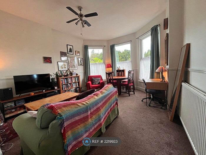 1 Bedroom Flat To Rent In Bounds Green, London, N22