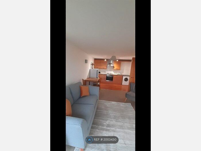 2 Bedroom Flat To Rent In West Street, Sheffield, S1