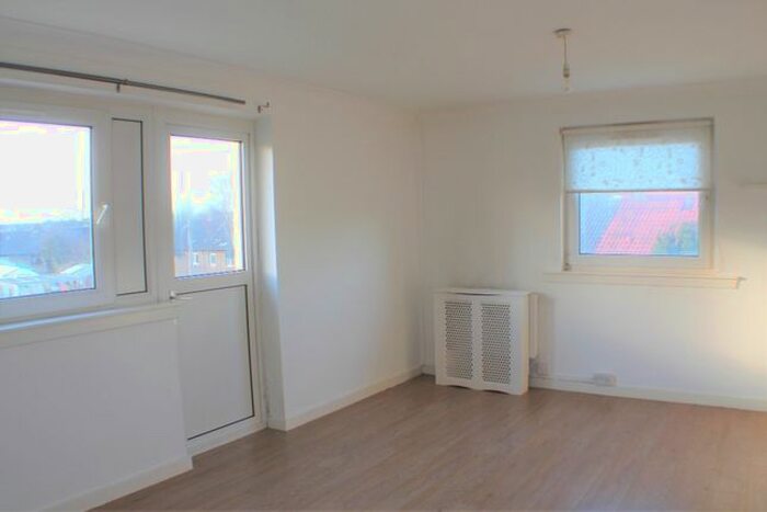 2 Bedroom Flat To Rent In Elder Place, Rosyth, Fife, KY11