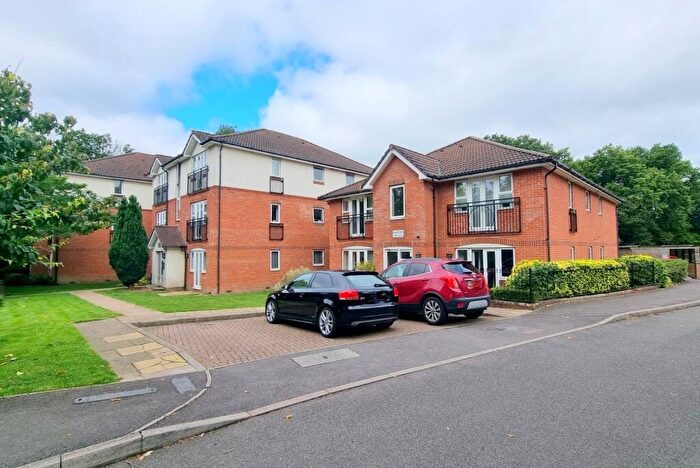 2 Bedroom Flat To Rent In Elmcroft Court, Three Bridges Road, Crawley, West Sussex., RH10
