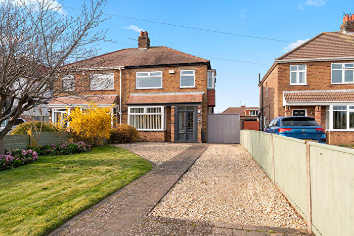 3 Bedroom Semi Detached House For Sale In Southfield Road, Scartho, Grimsby, DN33