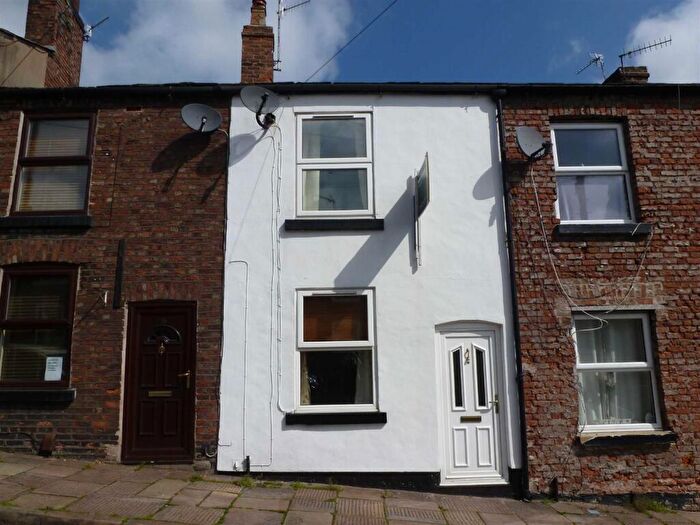 2 Bedroom House To Rent In Mill Road, Macclesfield, SK11
