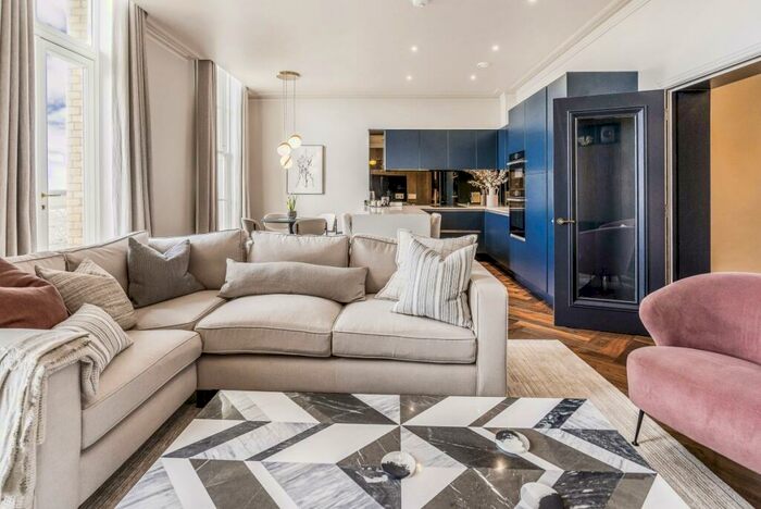 2 Bedroom Apartment To Rent In Queens Gardens Hove, BN3