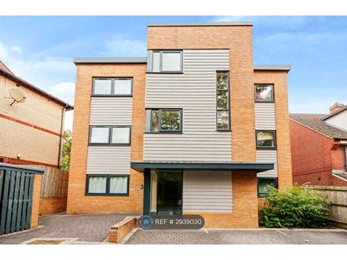 1 Bedroom Flat To Rent In Millbrook Road East, Southampton, SO15