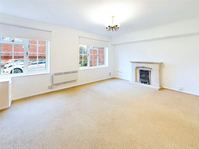 1 Bedroom Flat To Rent In Abbottsmede Close, Twickenham, TW1