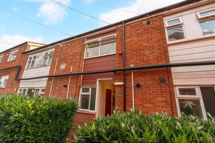 2 Bedroom Flat For Sale In Melfort Gardens, Newport, NP20