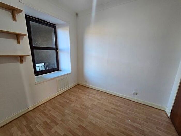 2 Bedroom Flat To Rent In Arbroath Road, Dundee, DD4
