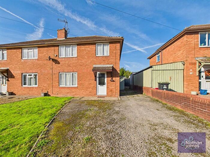3 Bedroom Semi-Detached House For Sale In Green Lane, Caldicot, NP26