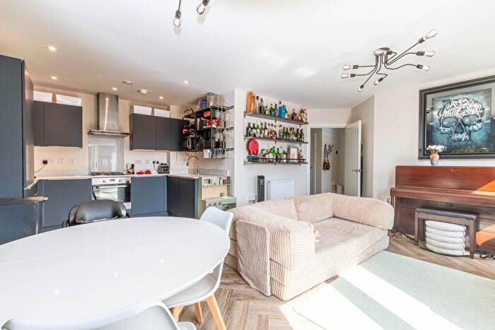 2 Bedroom Apartment For Sale In Cox Terrace, Reading, RG1
