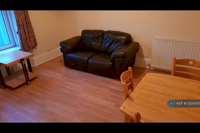 1 Bedroom Flat To Rent In Esslemont Avenue, Aberdeen, AB25