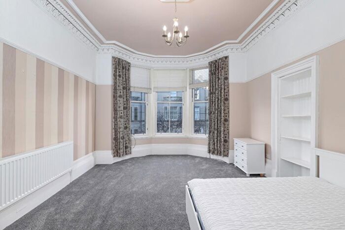 5 Bedroom Flat To Rent In Cecil Street, Hillhead, Glasgow, G12