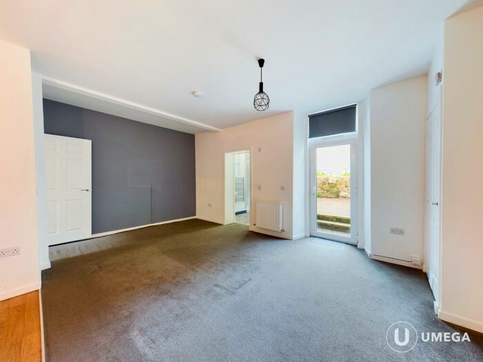 1 Bedroom Apartment To Rent In Mid Street, Bathgate, West Lothian, EH48