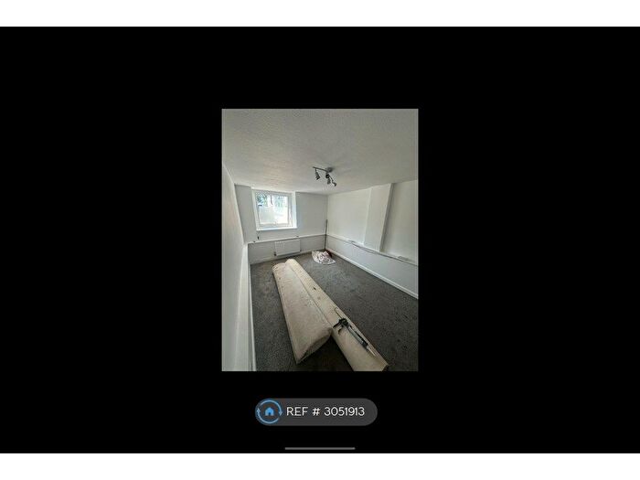2 Bedroom Flat To Rent In Tyn-Y-Groes, Conwy, LL32