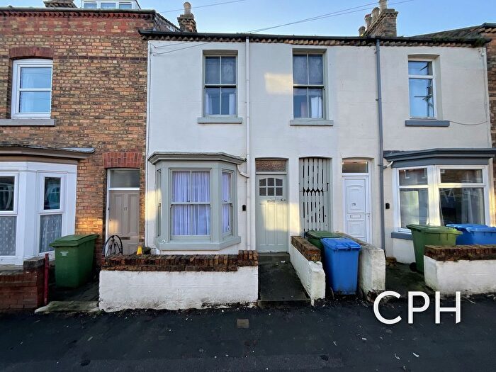 3 Bedroom Terraced House For Sale In Spring Bank, Scarborough, YO12