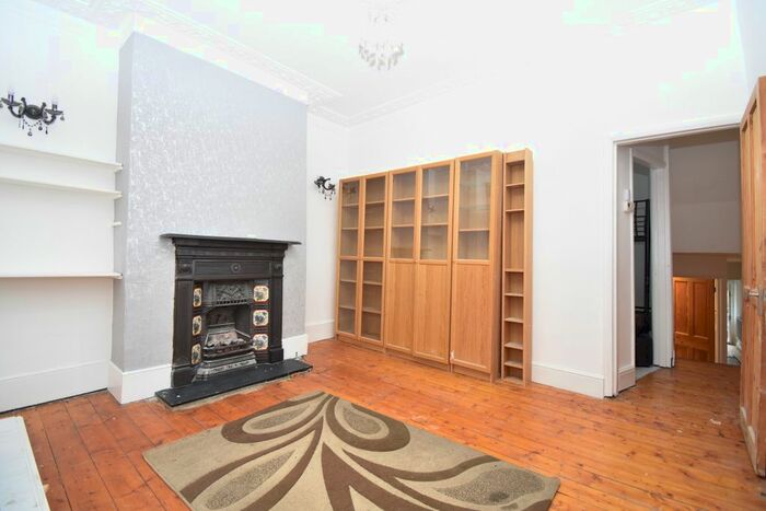 2 Bedroom Flat To Rent In Griffin Road, London SE18