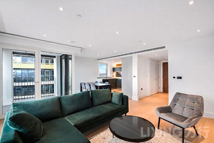 3 Bedroom Flat To Rent In Cascade Way, White City, W12