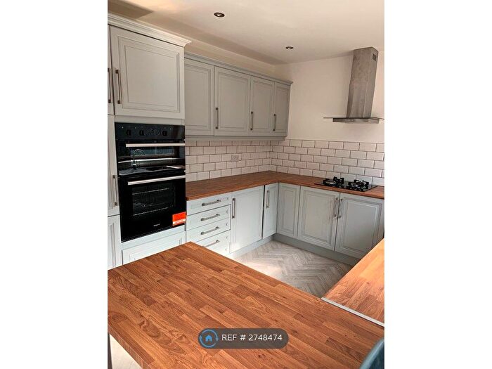 3 Bedroom Semi Detached House To Rent In Peaketon Avenue, Ilford, IG4