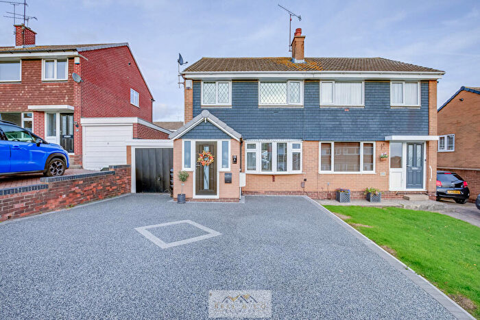 3 Bedroom Semi Detached House For Sale In Eagle View, Aston, Sheffield, S26