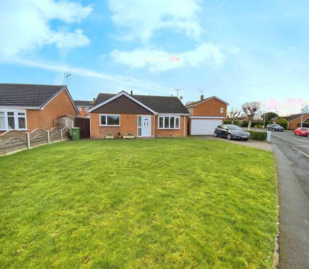 3 Bedroom Detached Bungalow To Rent In Ffordd Mailyn, Wrexham, LL13