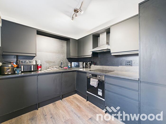 2 Bedroom Flat For Sale In Swaffer Way, Singleton, Ashford, TN23
