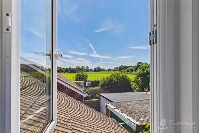 3 Bedroom Chalet For Sale In Oxenden Way, Barham, Canterbury, CT4