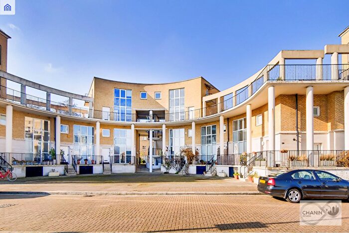 2 Bedroom Flat To Rent In Princes Court, Surrey Quays, SE16