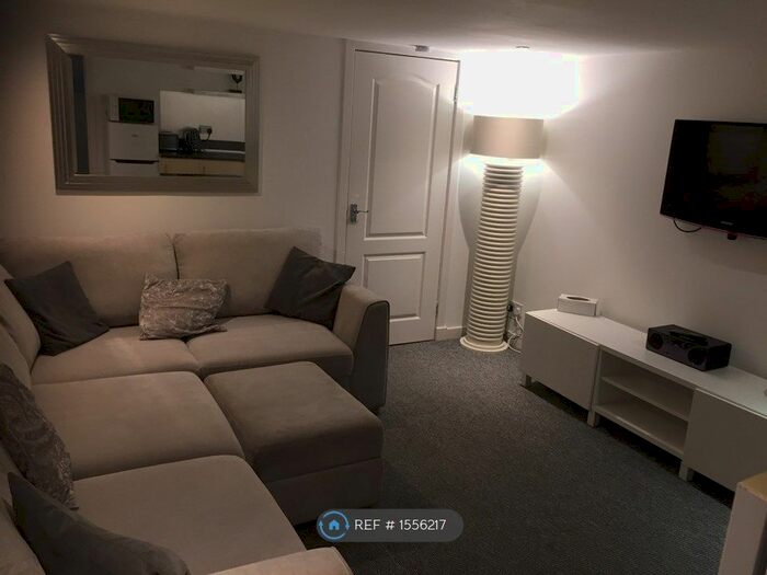 1 Bedroom Bungalow To Rent In Glasgow, Glasgow, G64