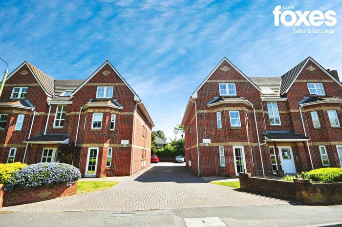 2 Bedroom Apartment To Rent In Crabton Close Road, Bournemouth, Dorset, BH5