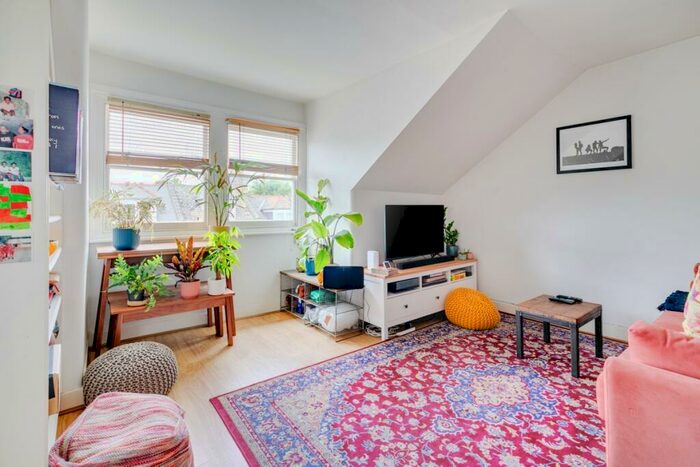 1 Bedroom Flat To Rent In Glebe Road London, N8