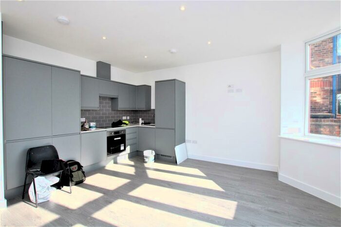 1 Bedroom Flat To Rent In Queens Road, Hendon, NW4