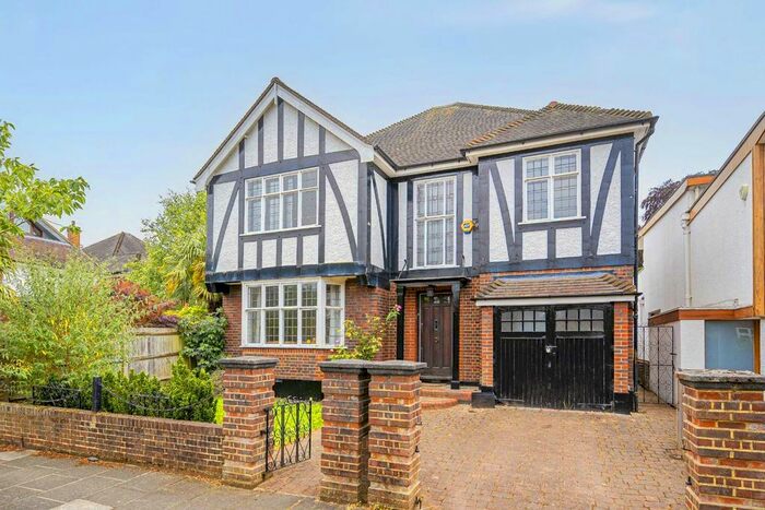 5 Bedroom Detached House To Rent In Queens Crescent, Richmond, TW10