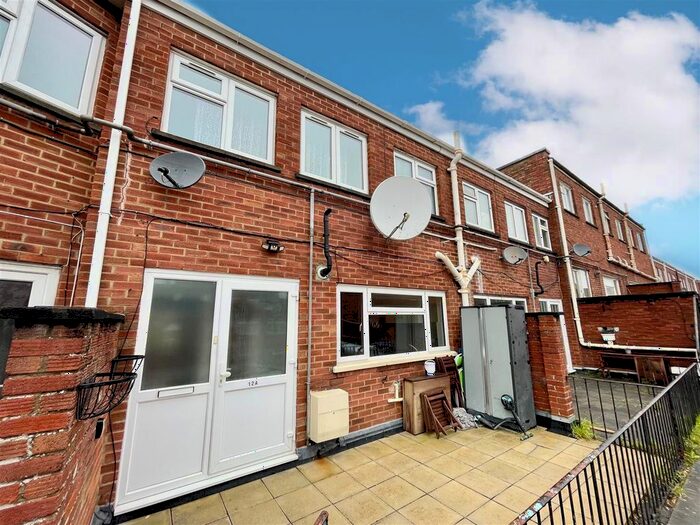 3 Bedroom Flat To Rent In Market Parade, Havant, PO9