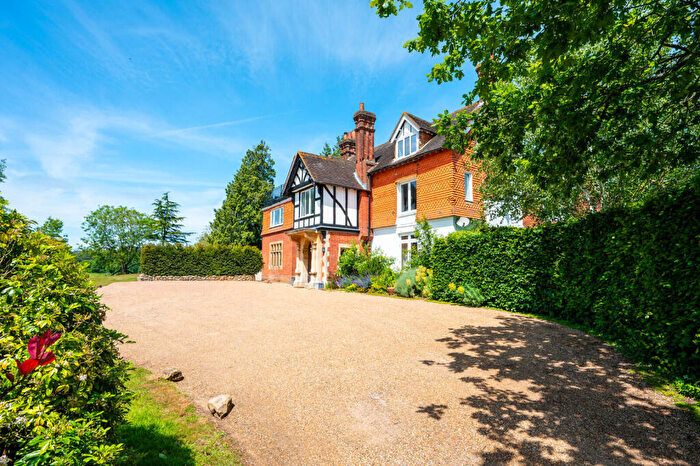 2 Bedroom Flat For Sale In Polsted Lane, Guildford, GU3